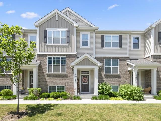 Townhouse for sale in Warrenville, Illinois