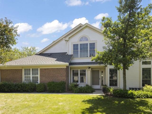 Condo for sale in Warrenville, Illinois