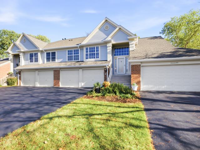 Condo for sale in Warrenville, DuPage County