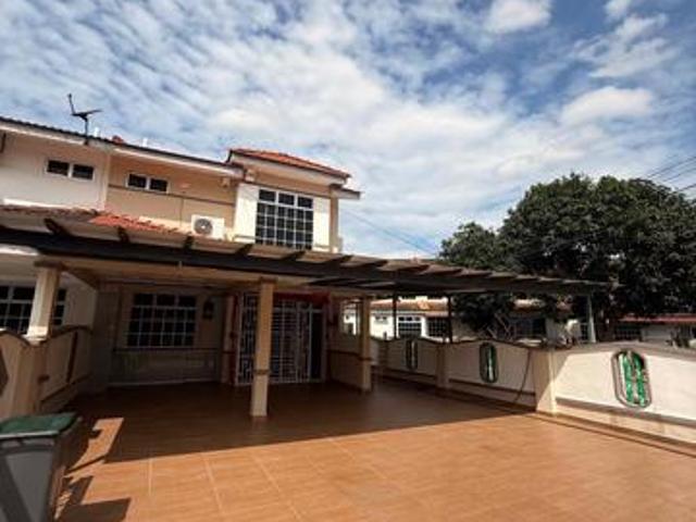 Terraced House for sale in Malaka