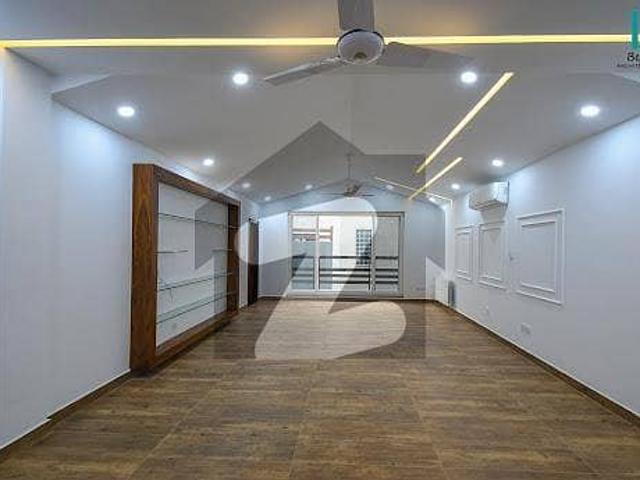 Building for sale in Islamabad