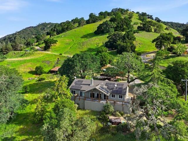 Condo for rent in Cloverdale, California