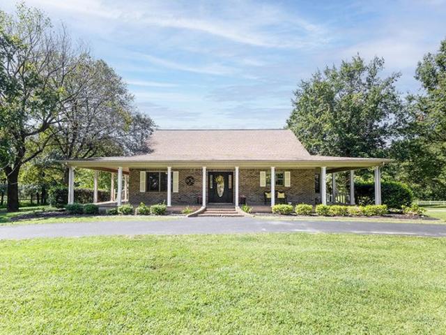 House for sale in Mayfield, Kentucky