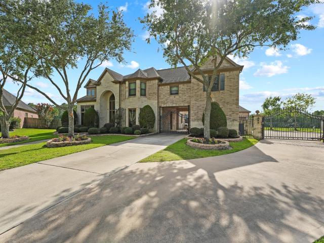 House for sale in Friendswood