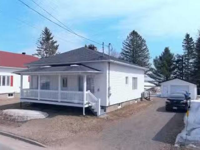 House for sale in Mauricie, Quebec