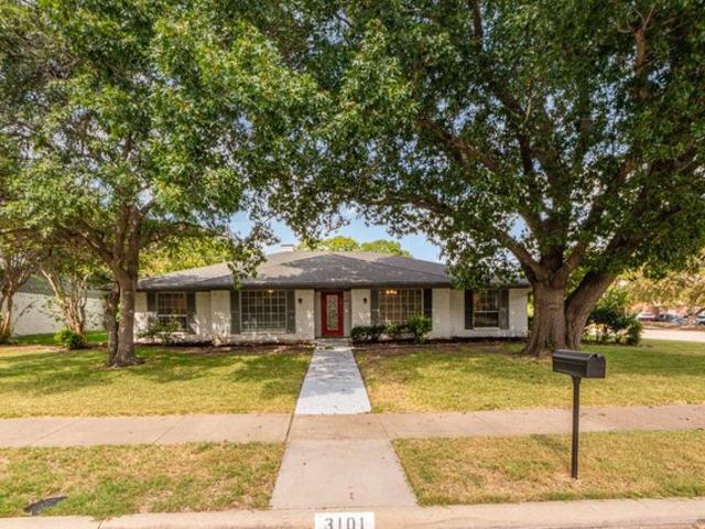 House for sale in Woodburn Estates, Plano