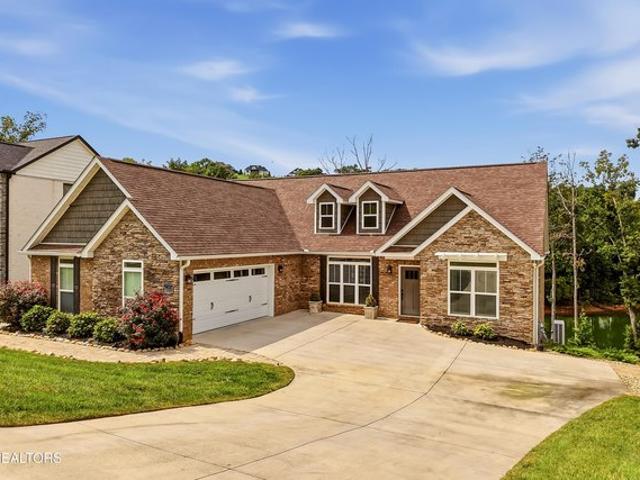 House for sale in Bridgewater Pointe, Morristown