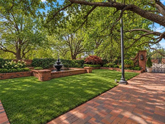 Townhouse for sale in Oklahoma City, Oklahoma County