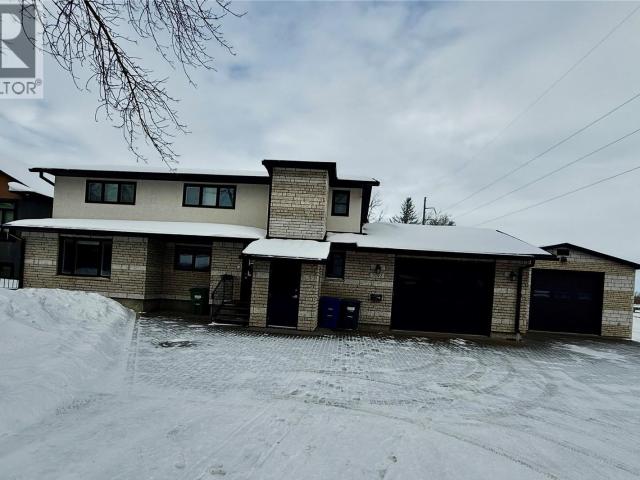 House for sale in Saskatoon, Saskatchewan