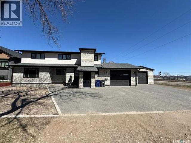 House for sale in Saskatoon, Saskatchewan