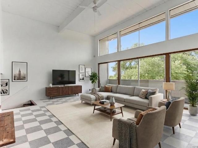Townhouse for sale in Leesville, Texas