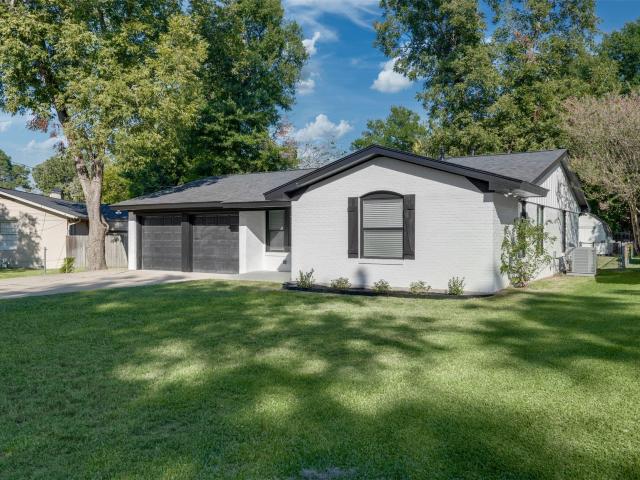 House for sale in Tyler, Smith County
