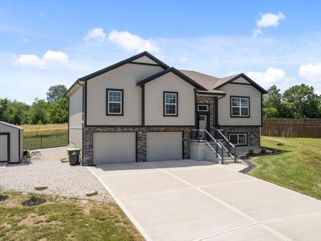 House for sale in Harrisonville