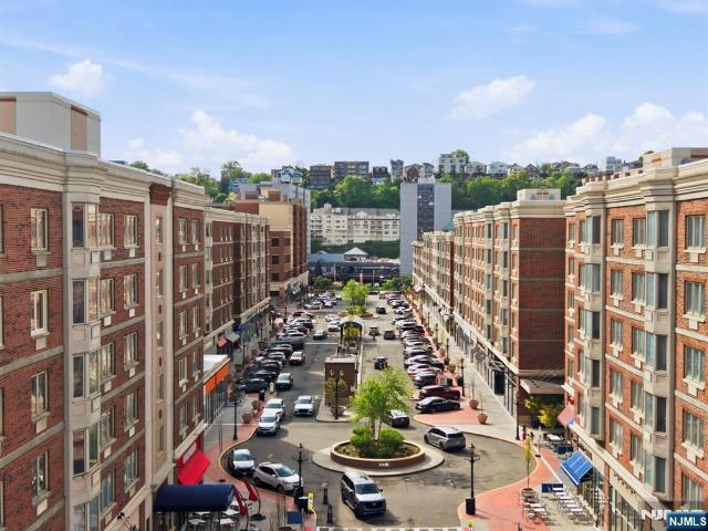 Condo for sale in Edgewater, New Jersey