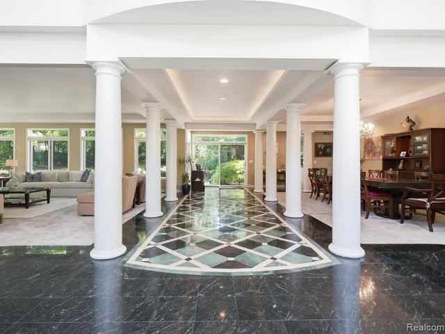 House for sale in Bloomfield Hills, Oakland County