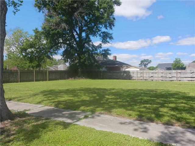 Land for sale in Chalmette, Louisiana