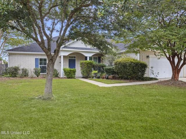 House for sale in Ocean Springs, Mississippi