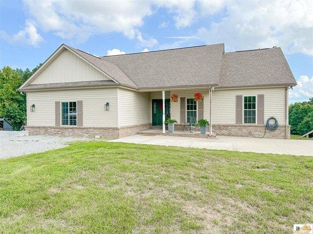 House for sale in Breeding, Kentucky