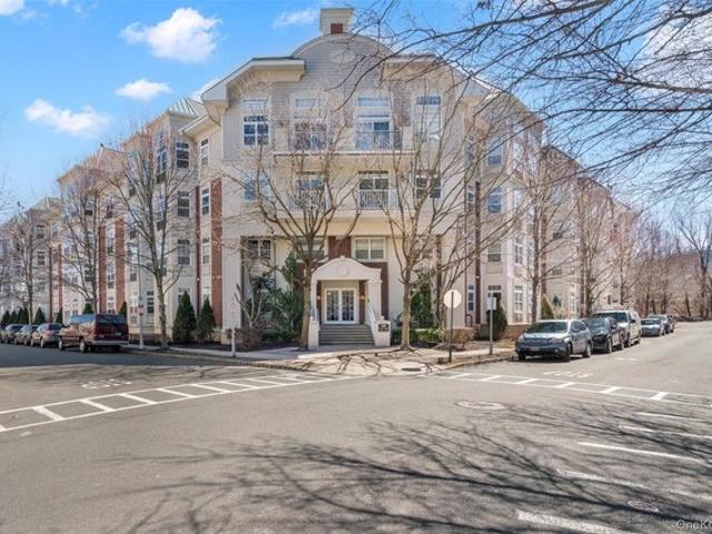 Condo for sale in Rockland, New York