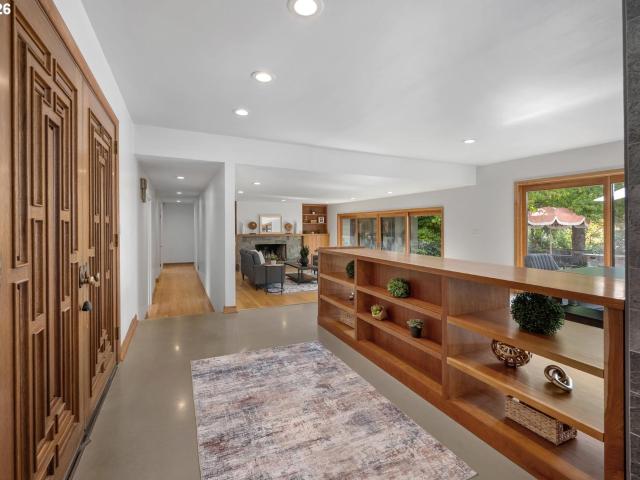 House for sale in West Slope, Oregonia