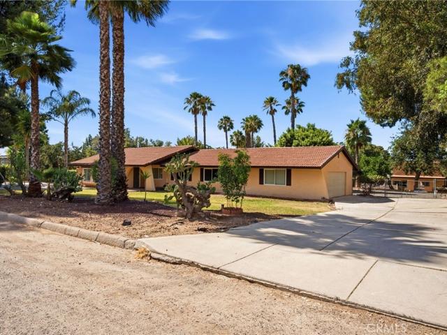 House for sale in Nuevo, California