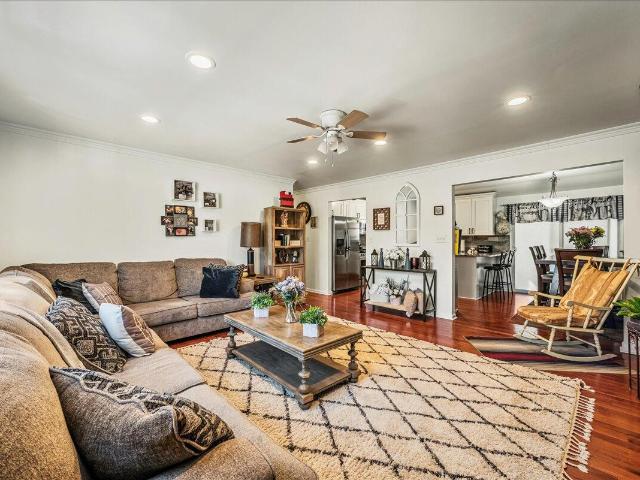 House for sale in Pocono Summit
