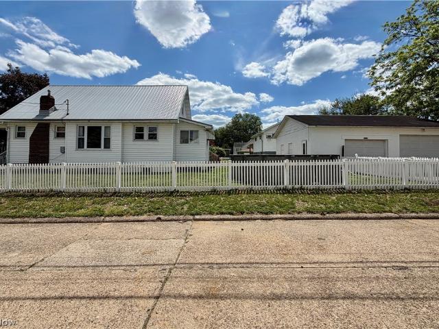 House for sale in Vienna, West Virginia