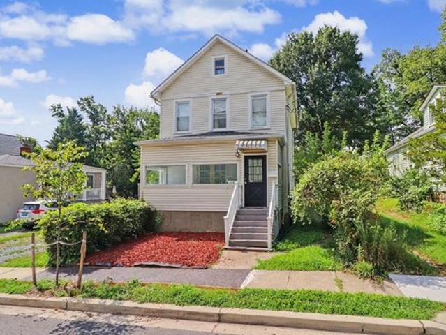 House for sale in Kaywood Gardens, Mount Rainier