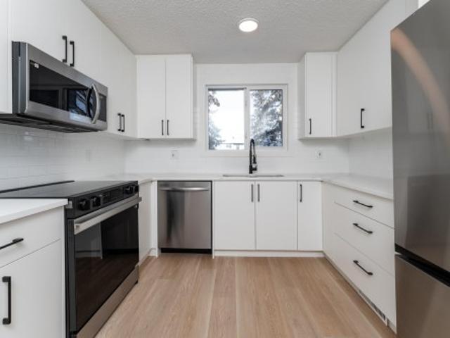 Townhouse for sale in Wedgewood, Alberta