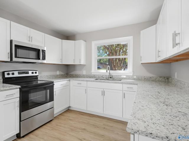 House for sale in Rolling Meadows, Huntsville