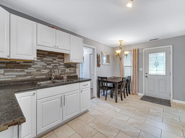 House for sale in Mchenry, Illinois