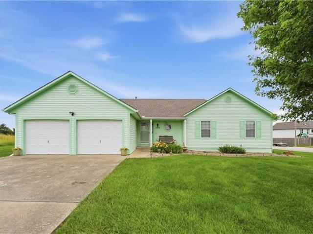 House for sale in Harrisonville, Missouri