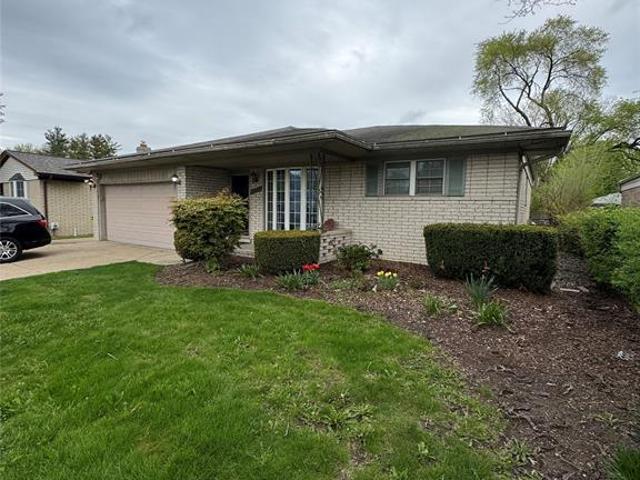 House for sale in Fraser, Michigan