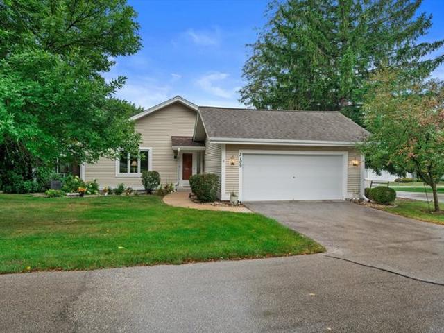 Condo for sale in Waukesha, Wisconsin