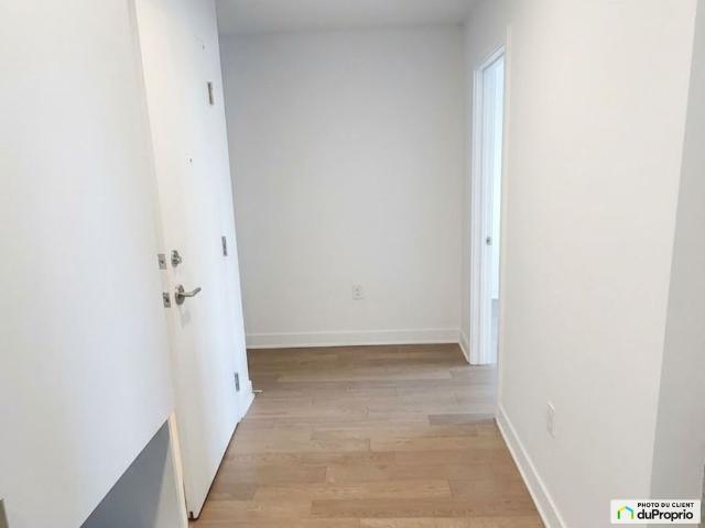 Apartment for rent in Candiac, Montérégie
