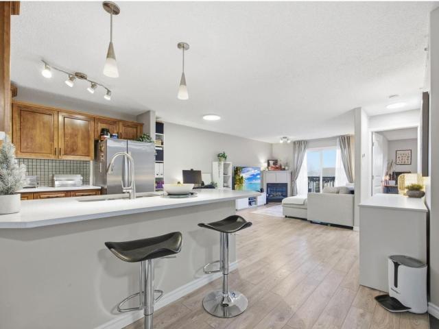 Apartment for sale in Wedgewood, Alberta