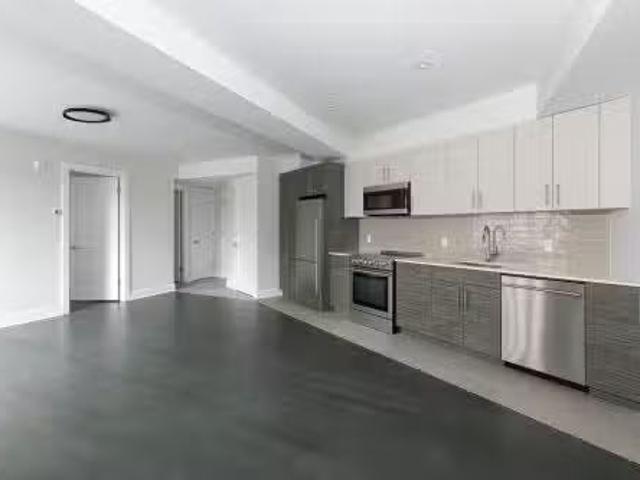 Apartment for rent in St. Leonard's, Quebec