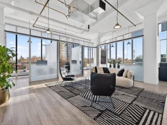 Office for sale in Woburn, Ontario