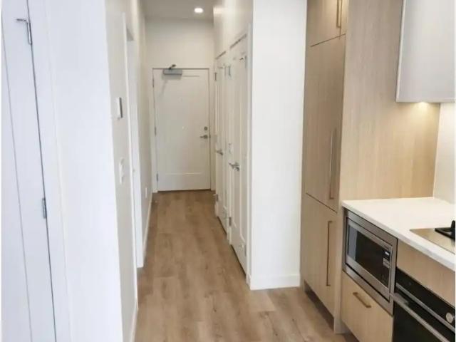 Apartment for rent in Cariboo, Coquitlam