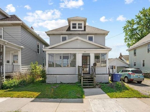 House for sale in Oshkosh, Wisconsin