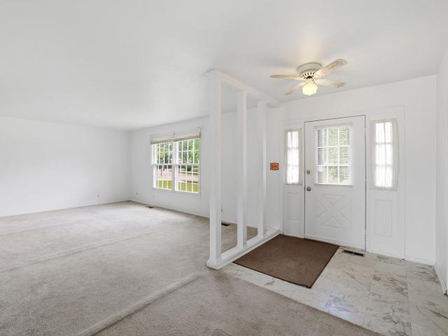 House for sale in Mchenry, Illinois