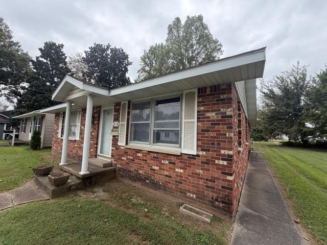House for sale in Metropolis, Massac County
