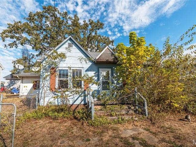 House for sale in Dixon, Pulaski County
