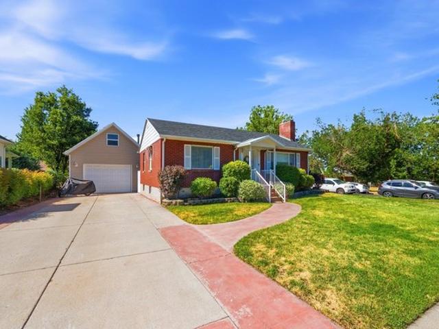 House for sale in Centerville, Utah