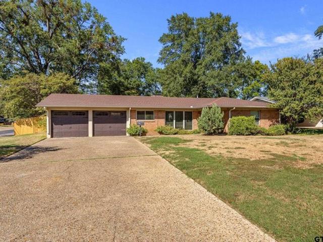 House for sale in Tyler, Smith County