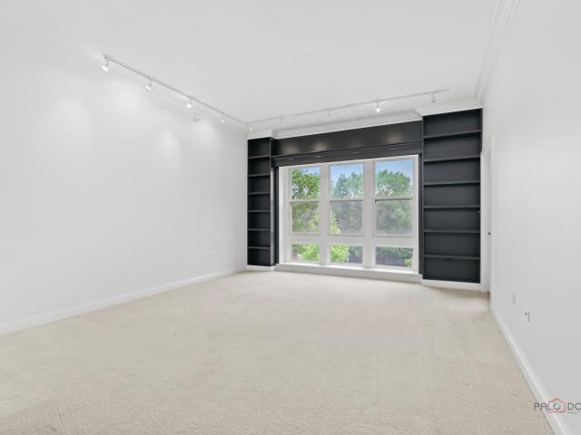 Condo for sale in Libertyville, Illinois