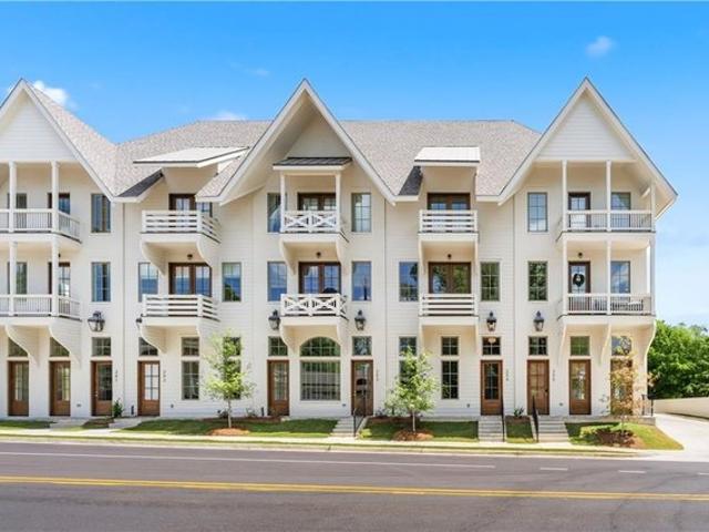 Townhouse for sale in Auburn, Alabama