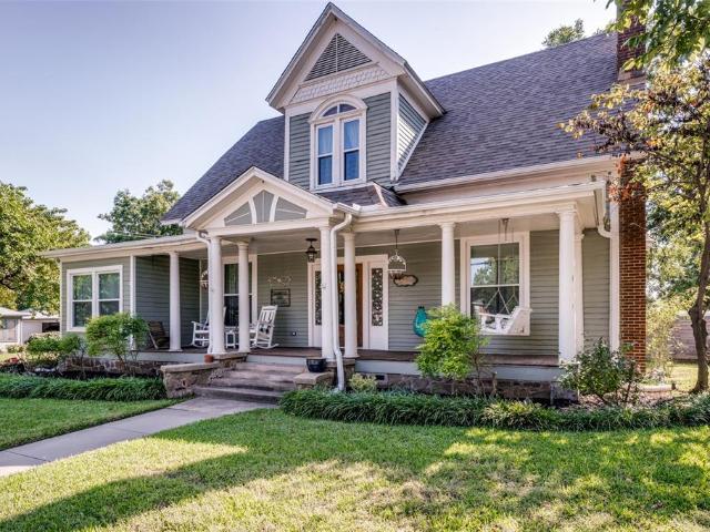 House for sale in Bowie, Texas