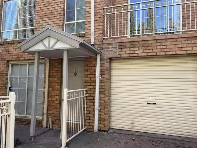 House for rent in Footscray, Victoria