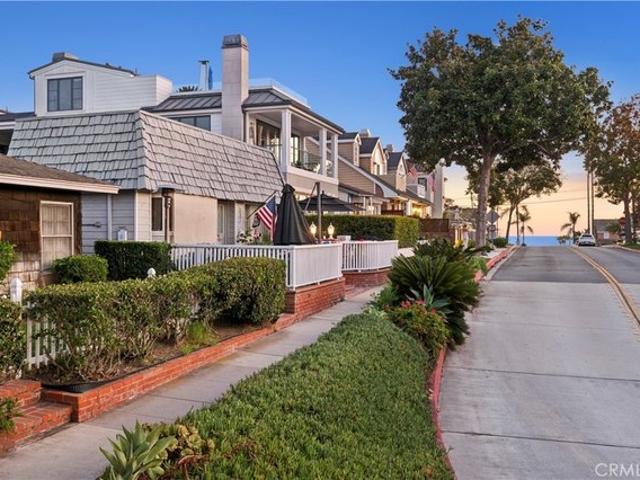House for sale in Corona Del Mar, California
